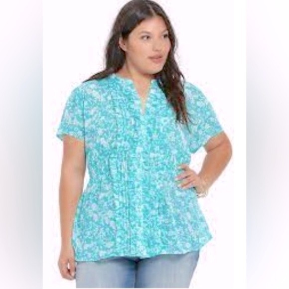 torrid Tops - Torrid Chiffon Smocked Rose Floral Ruffle Short Sleeve Blouse